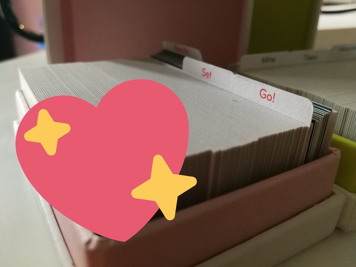 pirre's tweet photo. I just unboxed my first ever business cards! Can't stop admiring the level of detail in the packaging! #businesscards #moo @MOO https://t.co/Z0gFrVnPxa