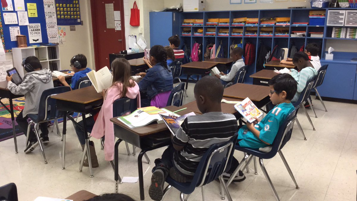 SharpJ4thNISD's tweet image. HEB Read 3 Read-in!
#cnepawsup
