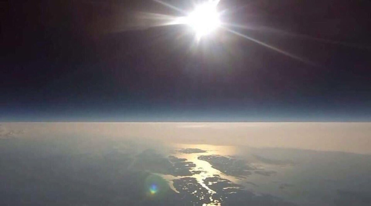 NothingSirius's tweet image. Because we have a #LocalSun Marc
Why can&apos;t you see a mile down the highway here? #Perspective and #AngularResolution youtu.be/bSSOphWOt0U