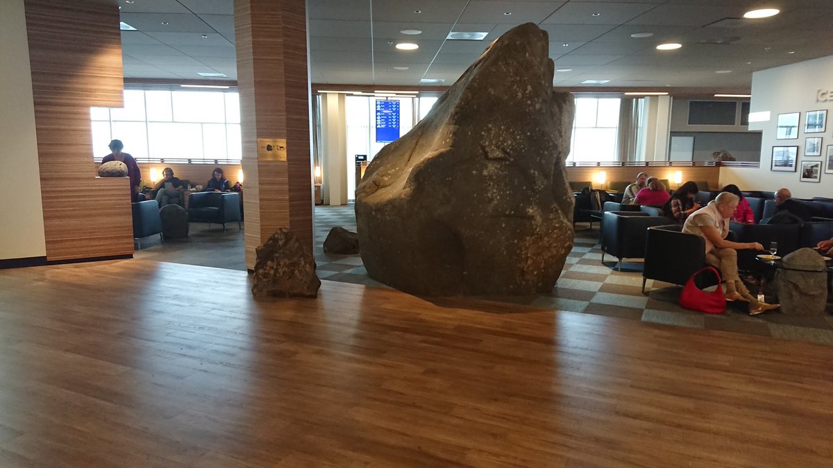 ArngrimurM's tweet photo. And so the journey begins to #MS_Ignite.
But hold on, @Icelandair What the rock?
#sagaclass lounge rules. https://t.co/KTdpkchhey