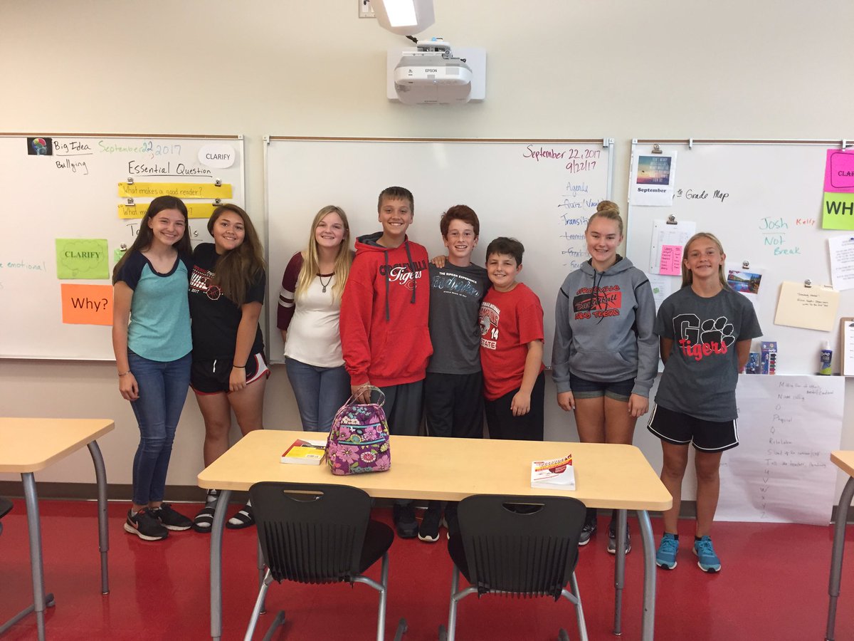 lisapowers7's tweet photo. Official business. @circlevillecms #cmsnjhs #officers https://t.co/eV87hKM9yM