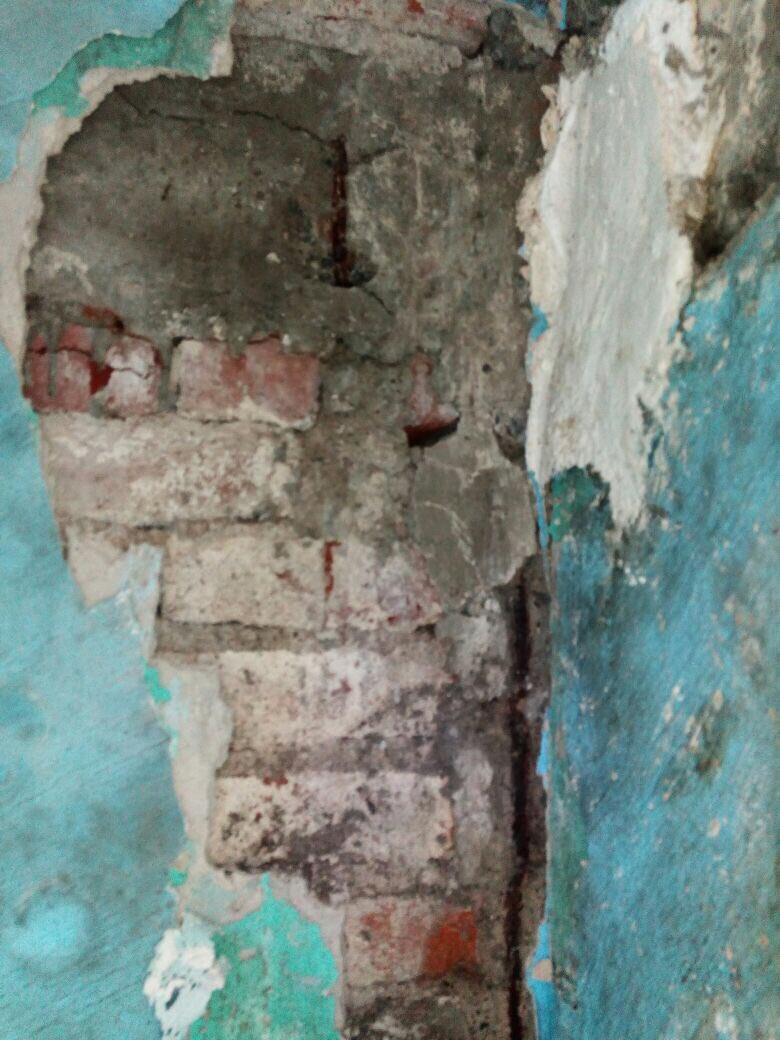 domsday69's tweet photo. #RevisaMiGrieta 
Algún ingeniero que me ayude a determinar el peligro de la estructura a travez de estas fotos? 
Favor de compartir el Tweet https://t.co/2exqpLUEG6