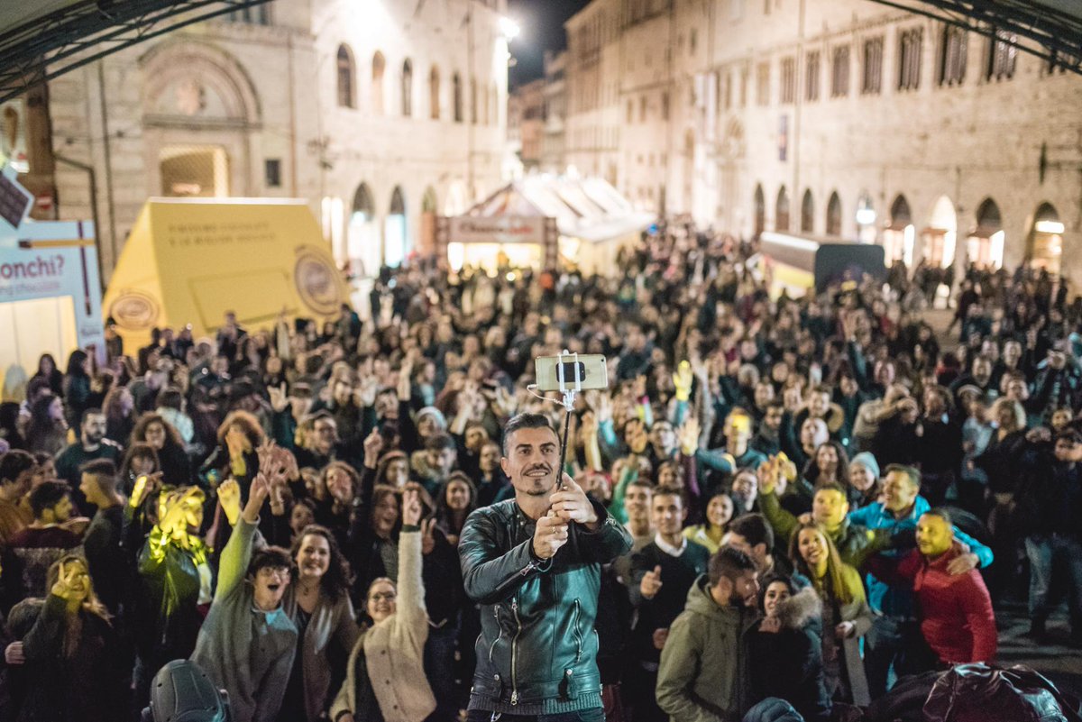 #Euochocolate #ByNight! -21 giorni e sarà.. #TuttaUnAltraMusica! Perugia 13-22 Ottobre 2017