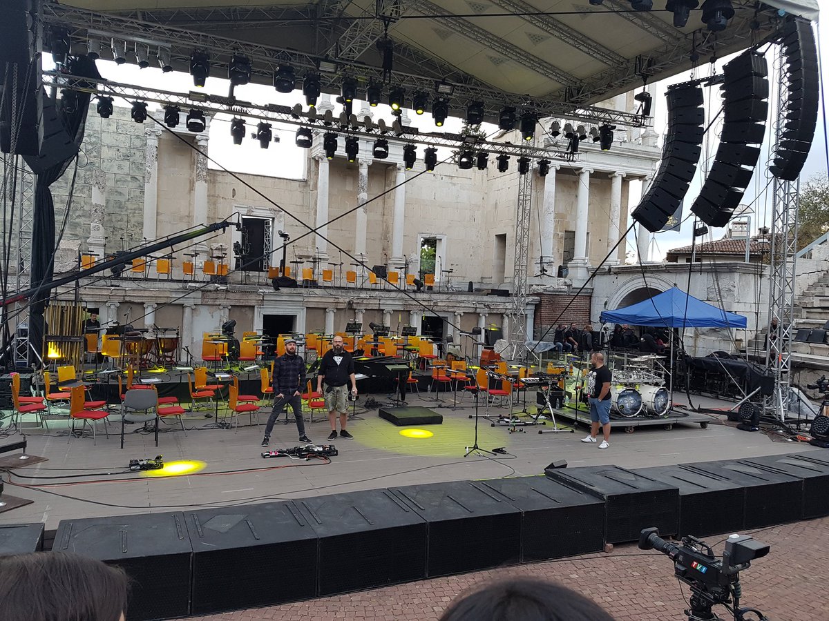 juicy_warrior's tweet image. Waiting for the show.  Pretty good view! #DevinTownsend #OceanMachine