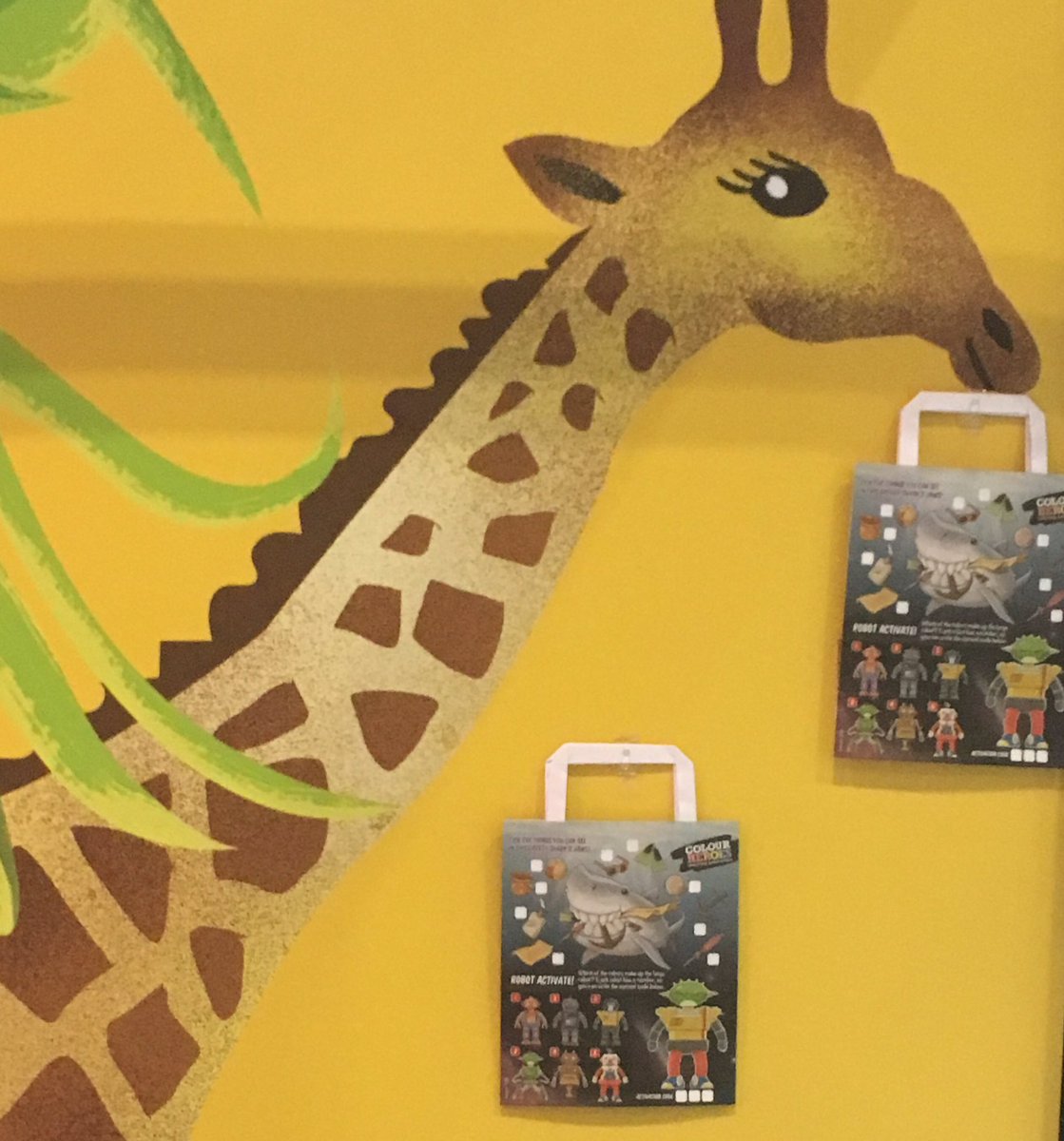 colourheroes's tweet photo. Looking for some food quality paper bags for the kids meals? If you're at @lunchexhibition head down to G78 for a peek! #lunch2017 https://t.co/WSJYfD7jRq