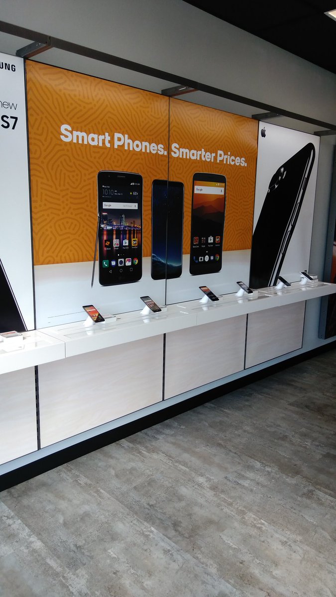 Cortnee57507466's tweet image. Wow, iv never seen it better. Grand opening for a new Boost Mobile stores located at 5860 Lewis Ave Toledo, Ohio.