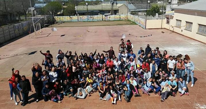 Roo_vega15's tweet photo. Grupo de la E.E.S 2... 
El mejor lejos.. 😄😄❤ https://t.co/5xzrrm6ZBo