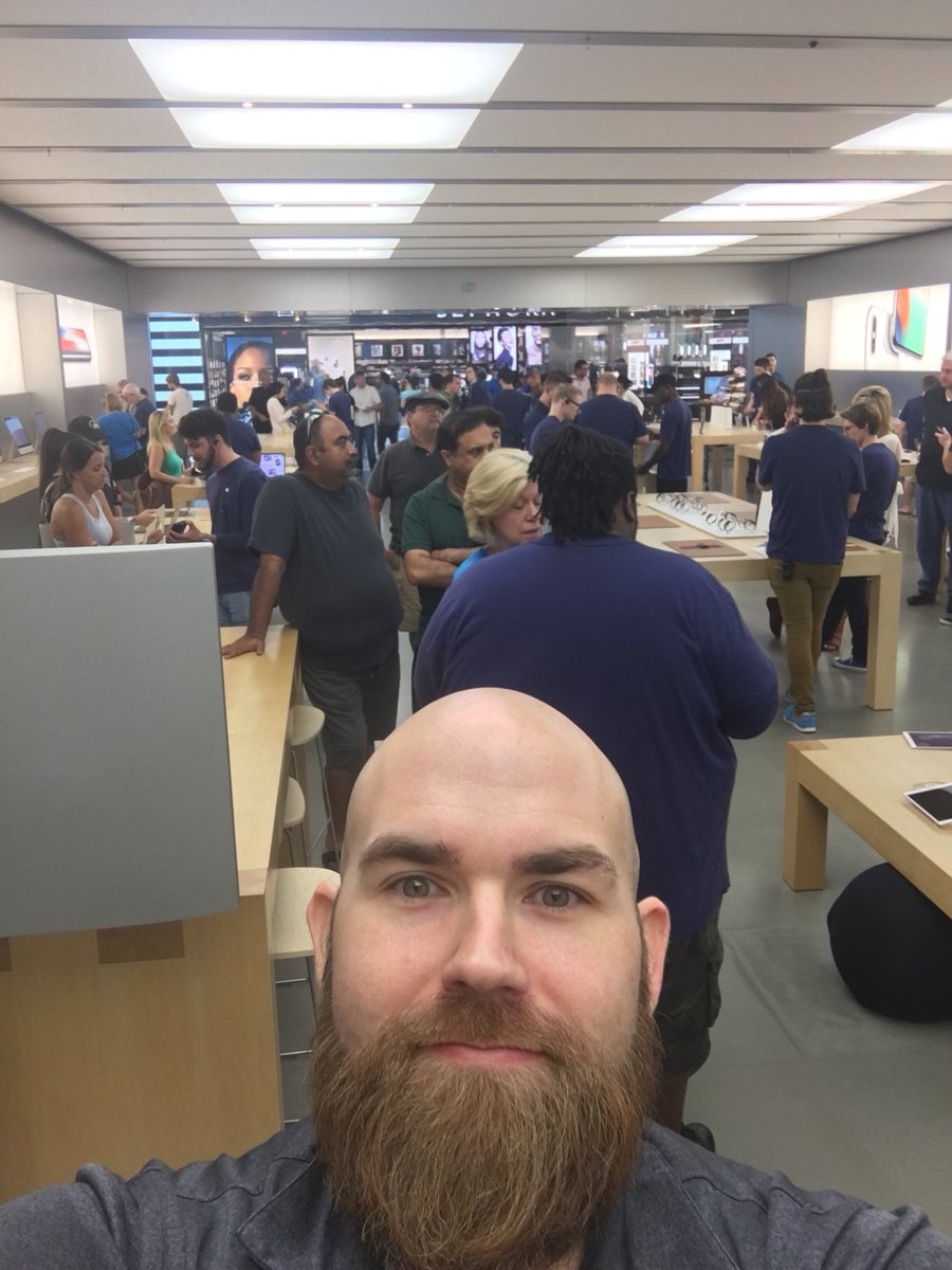 Apple iPhone8 launch!! Save some money and Switch to Sprint. #1SprintFTW #SprintCelebratesApple <a href="/thuychu09/">thuy chu</a> <a href="/erinkorski/">Erin Korski</a>