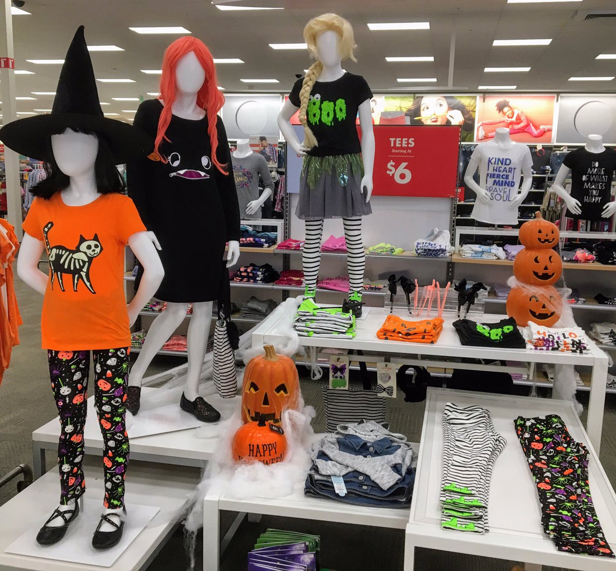 MollyMerch's tweet image. Some amazing Halloween displays from our Style team!! @DerinBriggs @SamanthaVMML
