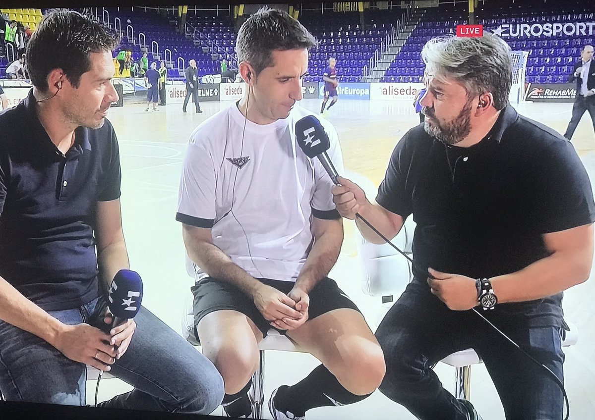 En <a href="/Eurosport_ES/">Eurosport.es</a> hacemos lo que nadie ha hecho. Postpartido con el árbitro Carlos Rabadán, mejor colegiado @LNFS89 16/17. Con naturalidad🎤👏🏻