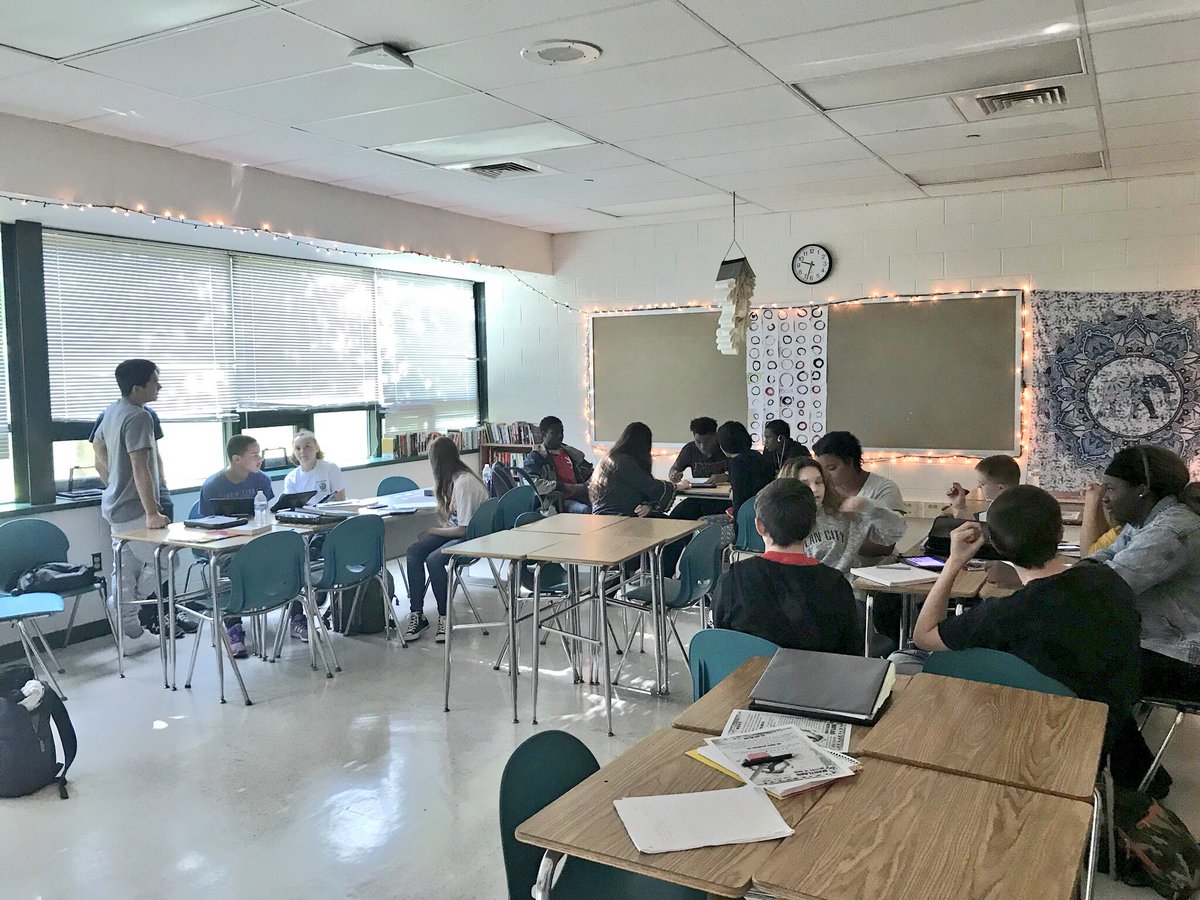 Ss took over this morning for a Council Discussion—both sides of the conversation about 1st amd/protests were well represented! #RebelsThink