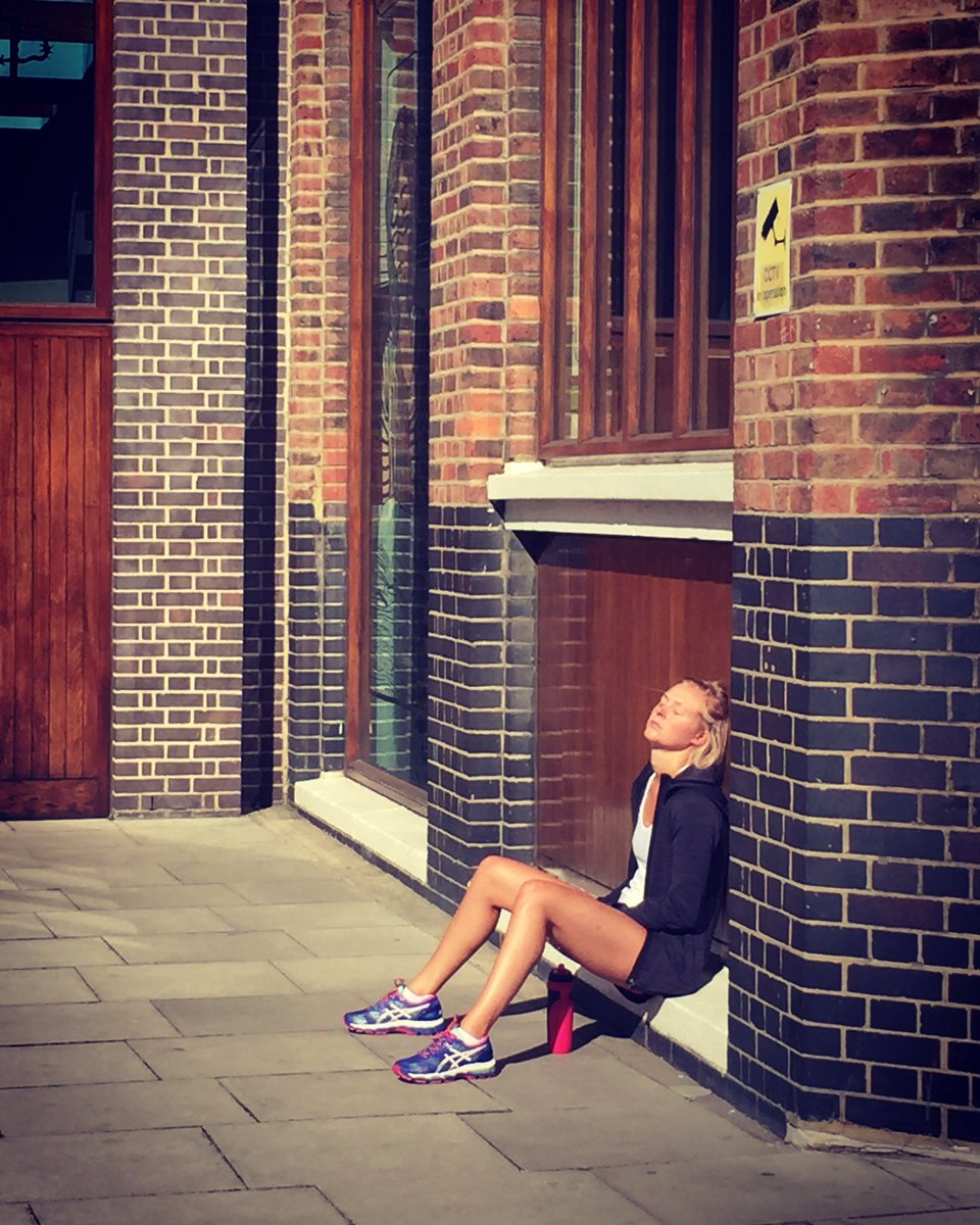 oliveylhou's tweet photo. Sun bath #streetphotography #shoreditch #fitness #thoughts https://t.co/6MDg7gbzTf