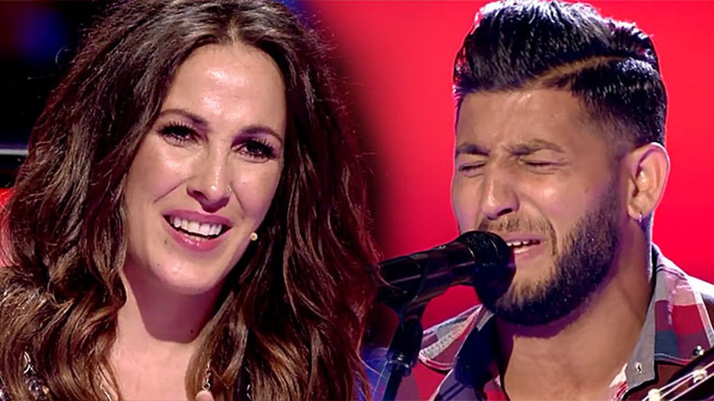 MusicTelecinco's tweet photo. 📹 #LaVoz1 @_MaluOficial_ "se enamora" de @LoukasOfficiel y le ruega que "cante un poquito más" https://t.co/iDFiIjYLaE https://t.co/bsyo9540gH