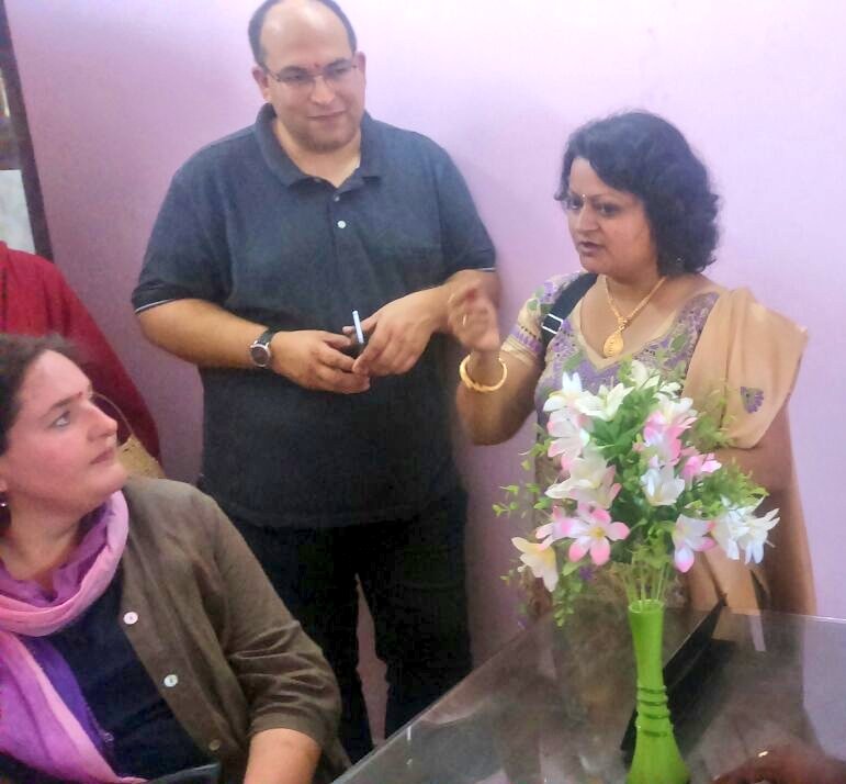 diz_ffm's tweet image. Shilpa of #IIYW explaining the details of Mohorli village and the impact of their intervention to raise environmental awareness.