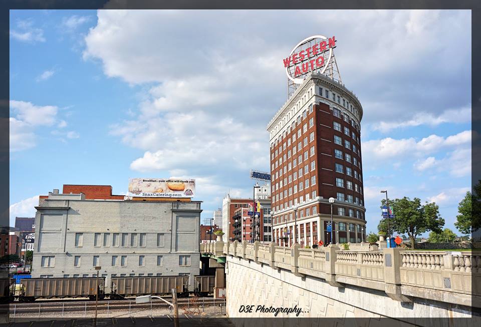 VantourCorp's tweet photo. Travel to KC with us at our site https://t.co/tI9WlEWYW3. Check out what makes KC a great place to explore and visit! #KC #Travel #Vacations https://t.co/7kvPBW7qll