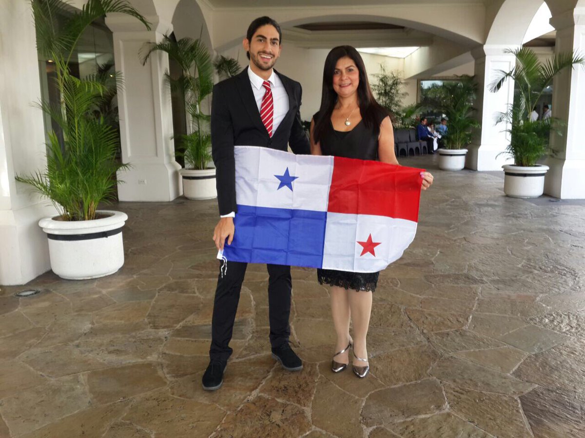 utppanama's tweet photo. Nuestro estudiante galardonado, José Jesús Perurena, de Ingenieria Civil, Premio a la Excelencia Académica #CSUCA #CONREVE https://t.co/WxXwKp7vRD