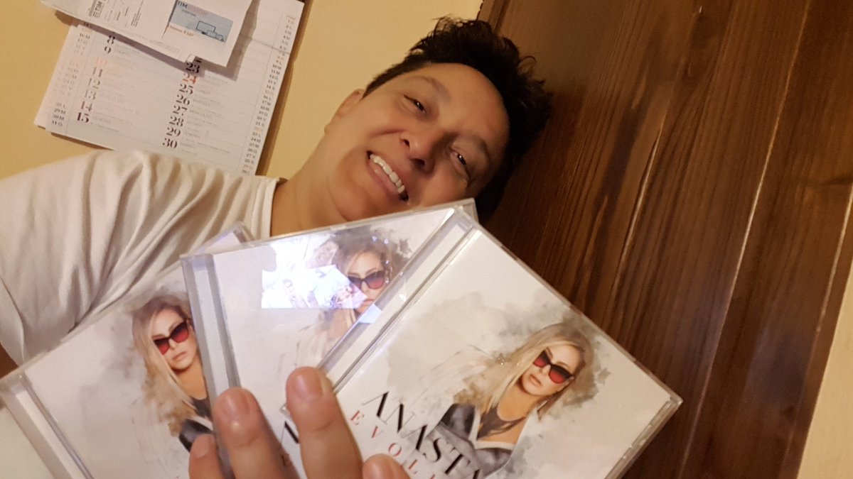 liliasprock68's tweet photo. madly in love with your masterpiece💿🎧🎶🎵🎤🎶🎵 #EvolutionSelfie
thank you 😘❤ @AnastaciaMusic https://t.co/mnS902nMy2