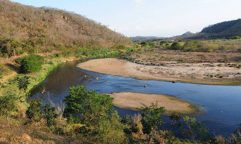 Longo período de seca faz a Grande #BH ter a pior crise dos últimos 100 anos goo.gl/DnpDQX