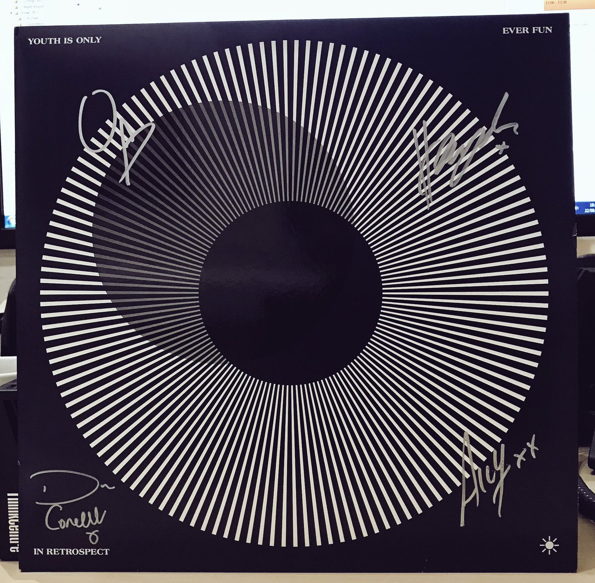 O2AcademyBrix's tweet photo. 🔆 WIN this signed vinyl &amp; a pair of 🎟 to @sundarakarma’s show here 5/10! Just RT &amp; follow us to enter! End 27/9, T&amp;C https://t.co/Wo2zcXLezj https://t.co/3JQCWXc2Jk