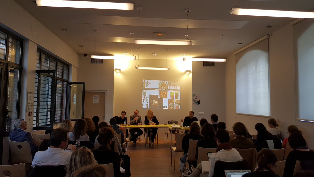 Très belle table-ronde sur les produits derivés ! 
#JMC17 #culture #management