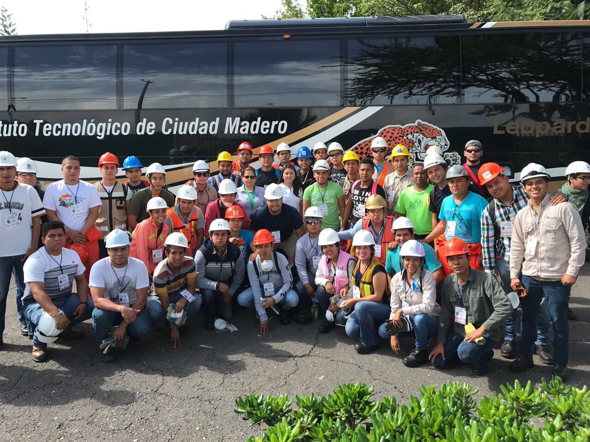 MQuinteroq's tweet photo. Gran labor de apoyo a la población afectada por #SISMO despliega #TecNM con estudiantes de Institutos Tecnológicos del país. #FuerzaMéxico https://t.co/uI0qXM2b9b