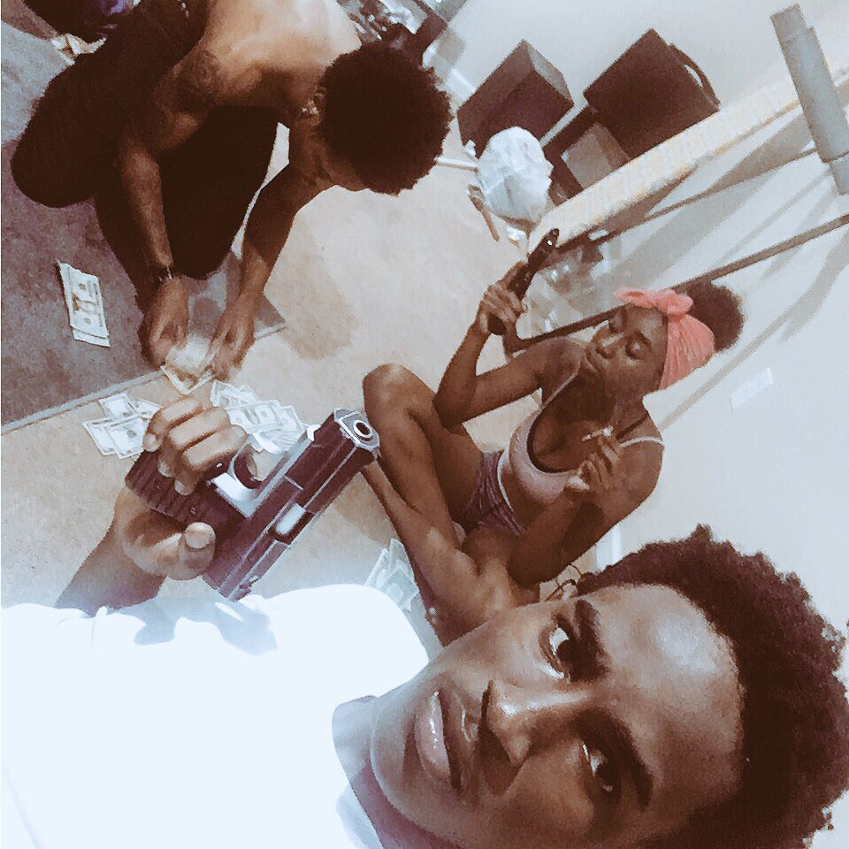 Long_liverell's tweet image. Fck it up fck it up 😂😂🤔