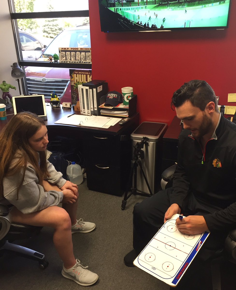 DHAinfo's tweet photo. DHA coach Ethan Range doing a 1 on 1 video analysis session with Ruby McCall (BT16) earlier today at school. #dhafamily #schoolcomes1st https://t.co/YTRAUx3KxQ