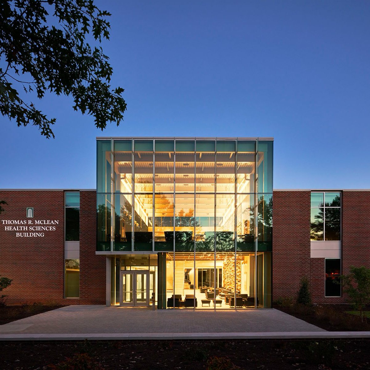 pht_lighting's tweet photo. We are proud to illuminate the #MethodistUniversity Health Sciences Building.  Lead design architect #sasakiassociates, photos #EdwardCaruso https://t.co/DFTiIg2KWY