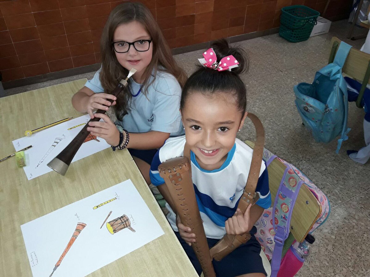 MareMolas_Reus's tweet photo. I quan arriba la Festa Major... #instrumentstradicionals #gralla #elementsdelseguici# musica #segon #viscalamisericordia #totsjuntsfemescola https://t.co/eKw5ljIFro