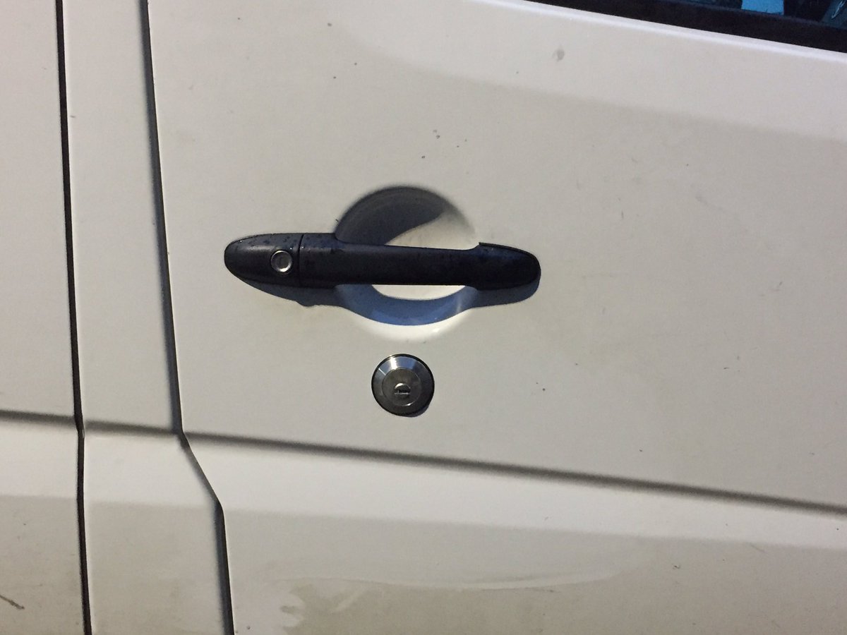 lincolntowbar's tweet image. .@Locks4VansLtd That ham Approved #Slamlocks fitted to a #Mercedes #Sprinter for a national #courier company #protectyourload #lincsconnect