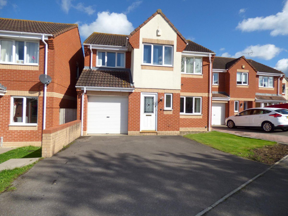Looking for a #property to rent in #Stonehouse? This 4-bed detached is available now! ldrs.ly/LVcqs