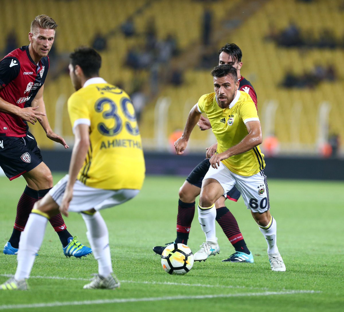 karakocc10's tweet photo. Yarın güzel bir gün olsun bizim için #fenerbahçe https://t.co/j0LBObgOGl