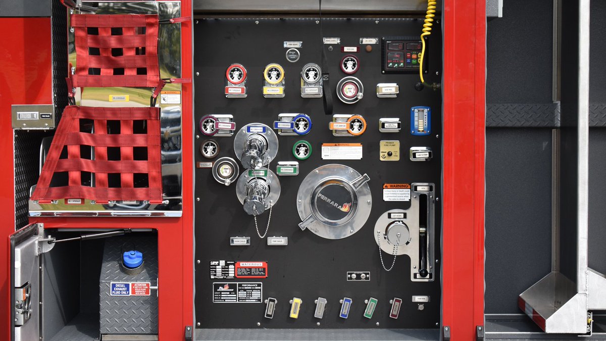 FerraraFire's tweet image. Beautiful gray over red 2000 GPM MVP Rescue Pumper for the Highview FPD in #Louisville #Kentucky #firefighter #firetruck #REVStrong