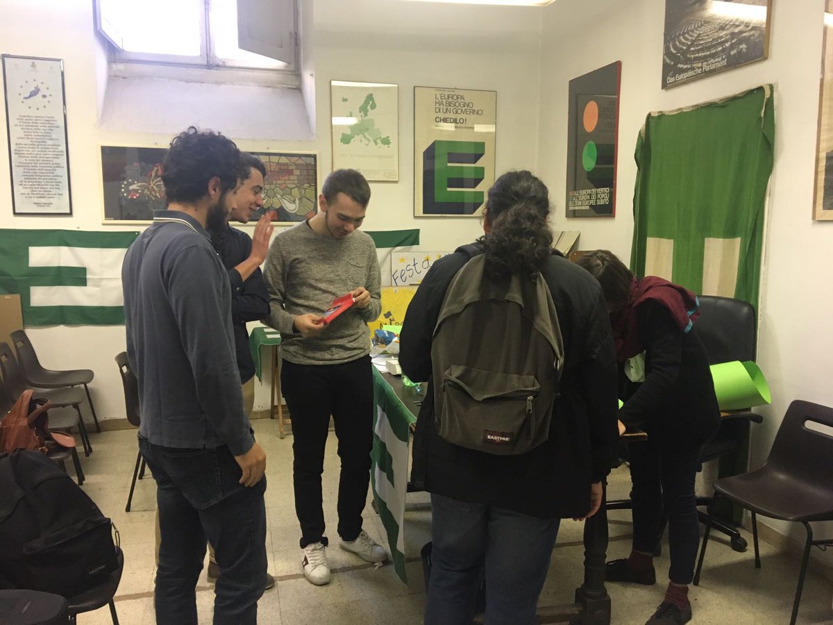 MfeGfePisa's tweet photo. Oggi la #GFEToscana è scesa in piazza per #solidarity ai #BritanniciInEuropa.

#brexitchaos
#SpinelliAvevaRagione https://t.co/MlQASoplKi