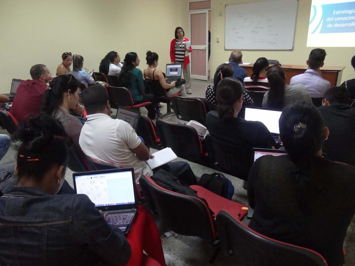 La <a href="/universidad_uci/">Universidad de las Ciencias Informáticas</a> organiza Escuelas Internacionales donde imparten actvidades de posgrado uci.cu/investigacion-… #15añosUCI 
<a href="/yamilisfp/">yamilisf</a>
