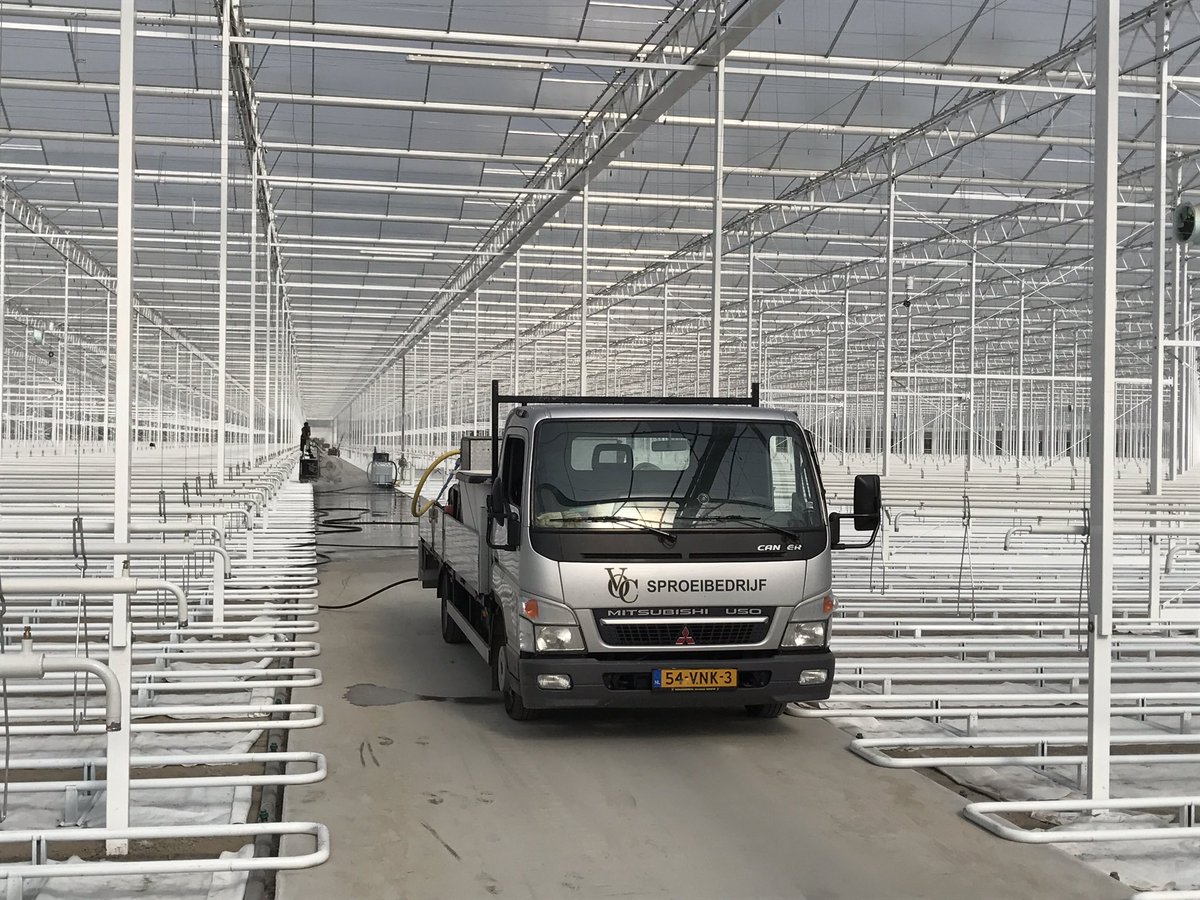 @VOC afgelopen 3 dagen alles grondig gereinigd in de kas. Komende week <a href="/PDIscreens/">PDI</a> doek trekken en <a href="/formflex/">FORMFLEX</a> goten draaien