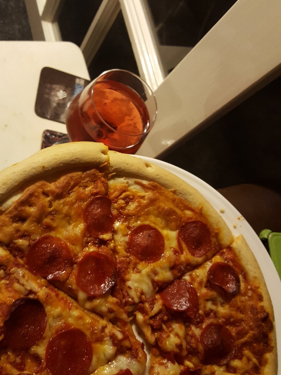 CarolineFogg's tweet photo. Friday night after a 2 day week! We made it 🍕🍷 https://t.co/xicr4wm68C