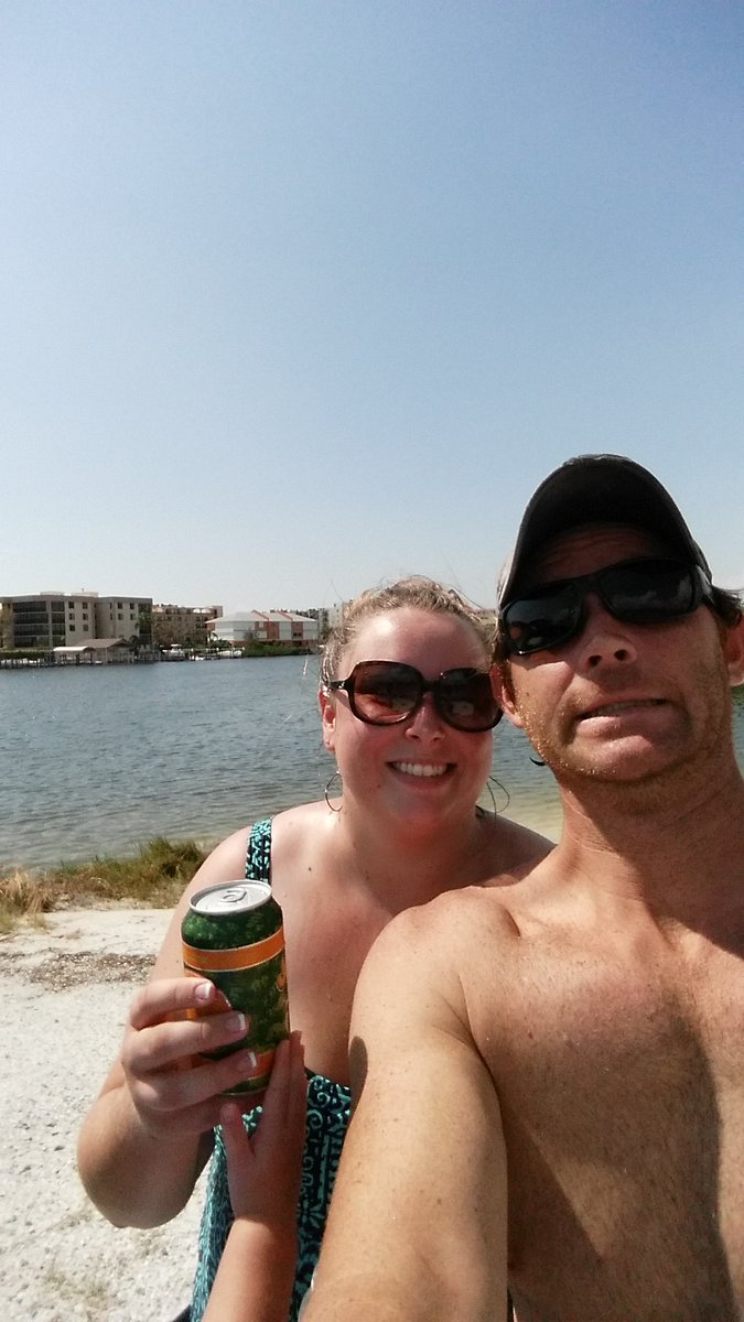 TheHealthyMvmnt's tweet photo. Hurricane Irma hammered my hometown, cancelled my vacay and shut down my biz. 

But, we endure. 

#floridastrong #originalcracker https://t.co/Mei7mrqlWM