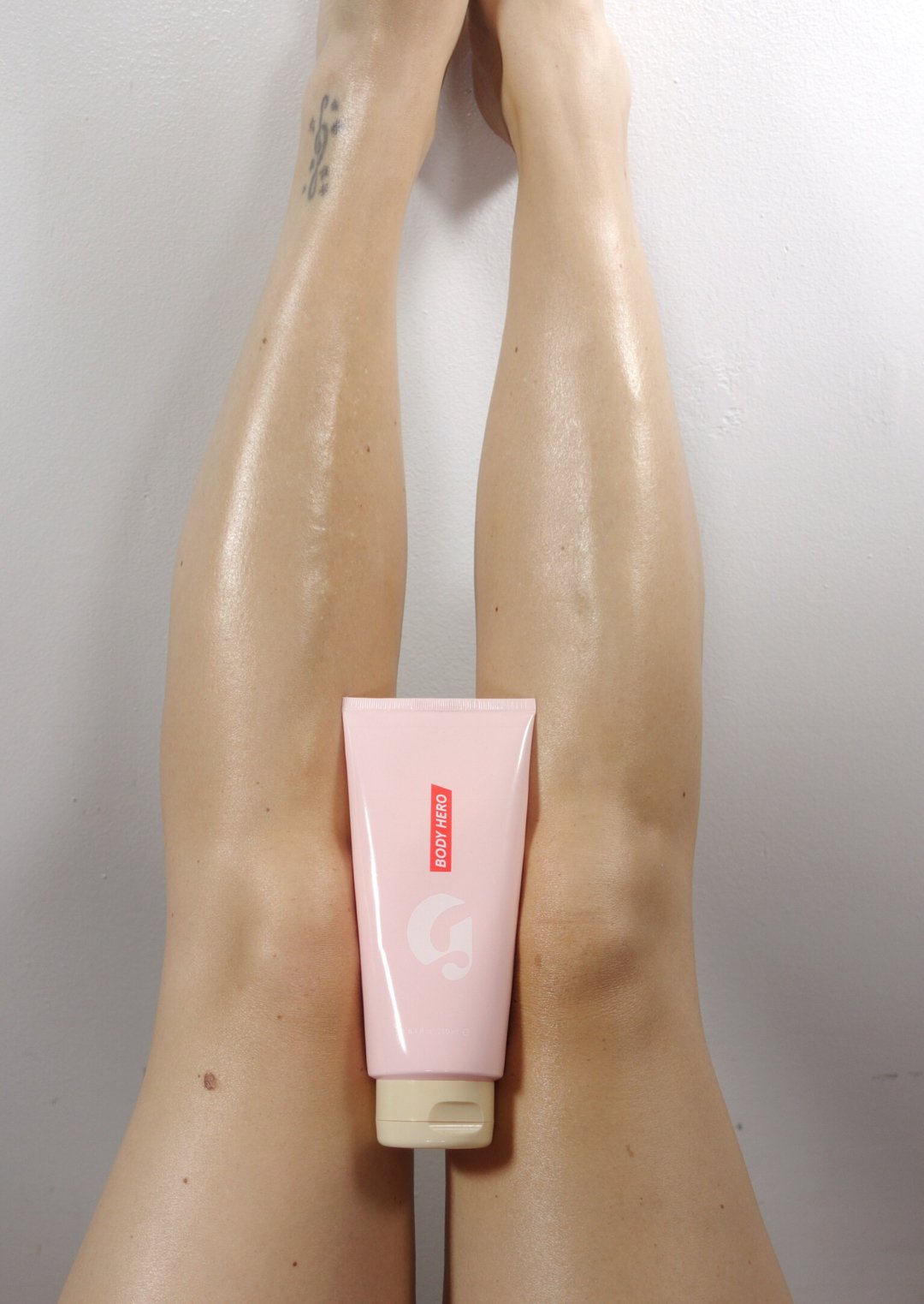 Glossier on Twitter: "Legfie (leg via @katiejanehughes Shop Daily Perfecting Cream here—&gt; https://t.co/PuxOwPAJ7F https://t.co/MkJ9KAlRKR" X