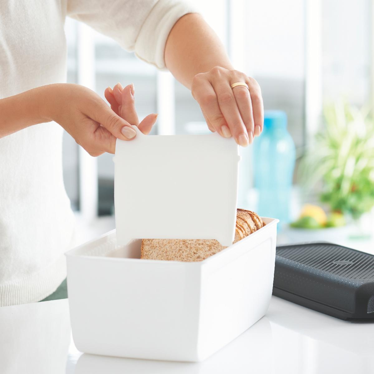 Tupperware Brands on Twitter: "Preserve your bread's freshness with our BreadSmart container whose divider makes picking out slices simple! # Tupperware https://t.co/Q3IczxqM6U" / Twitter