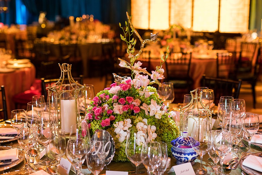 ideas_events's tweet photo. It's #floralfriday and we are obsessing over the SF Opera Ball #floralarrangement Show Ready Photo by Irja Elisa #sfgala https://t.co/TbOsAIvSQy