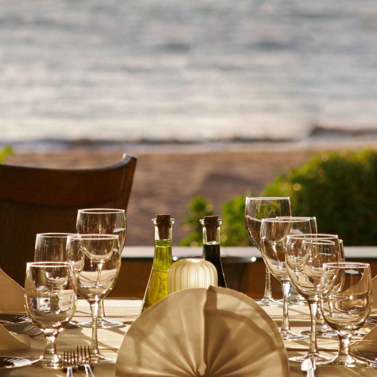 sarentos's tweet photo. Dine just steps from beautiful Keawakapu Beach. https://t.co/1zFpkeJo23