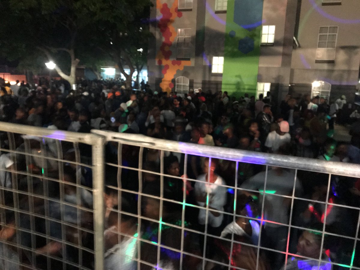 YaleVillageRes's tweet photo. #IssaParty!!
#KeLeYaleNthwe!
#IssaVibe https://t.co/nZoNvzumAI