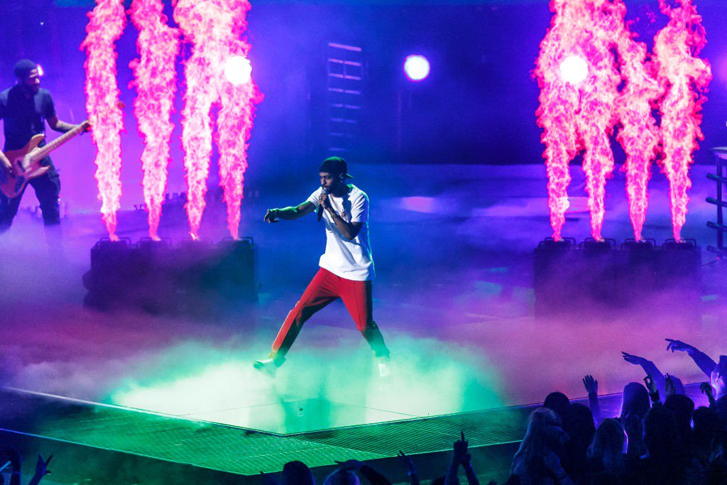 BushmanOnAir's tweet photo. S/O to a #Detroit Playa @BigSean Reppin' at the #iHeartFestival
S/O to @MileyCyrus #iHeartFestival
#TeamBigSean
#TeamMileyCyrus
Rt some ❤️ https://t.co/pfoabsrWAD