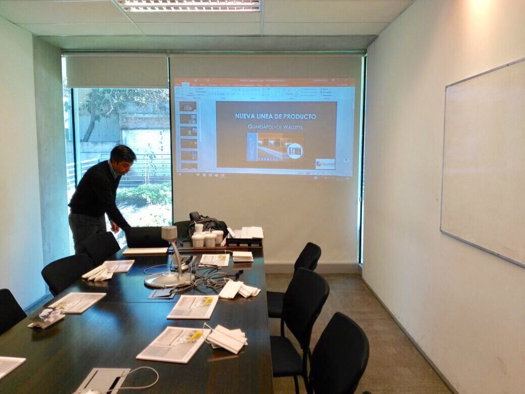 nmcenterreno's tweet photo. Sodimac. Encuentro para conocer novedades 2017 de molduras #Nomastyl Pure, guardapolvos #Wallstyl y revestimientos  #Arstyl Wall Panels https://t.co/IVaa3gleCd