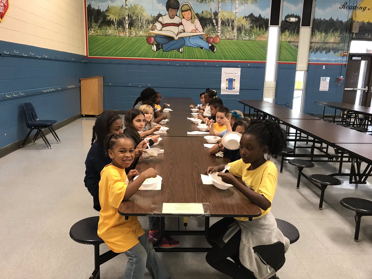 watsonprincipal's tweet photo. Winners of the Principal Of the Month Writing Essay.@principaltw @ClarkdaleLeader @russellrdrunner @bodnerK2 https://t.co/iFDmqeggHN