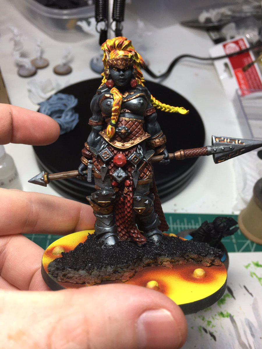 edz16's tweet photo. @reapermini #bones3 fire giant queen is finished! https://t.co/4VdN1yh44e