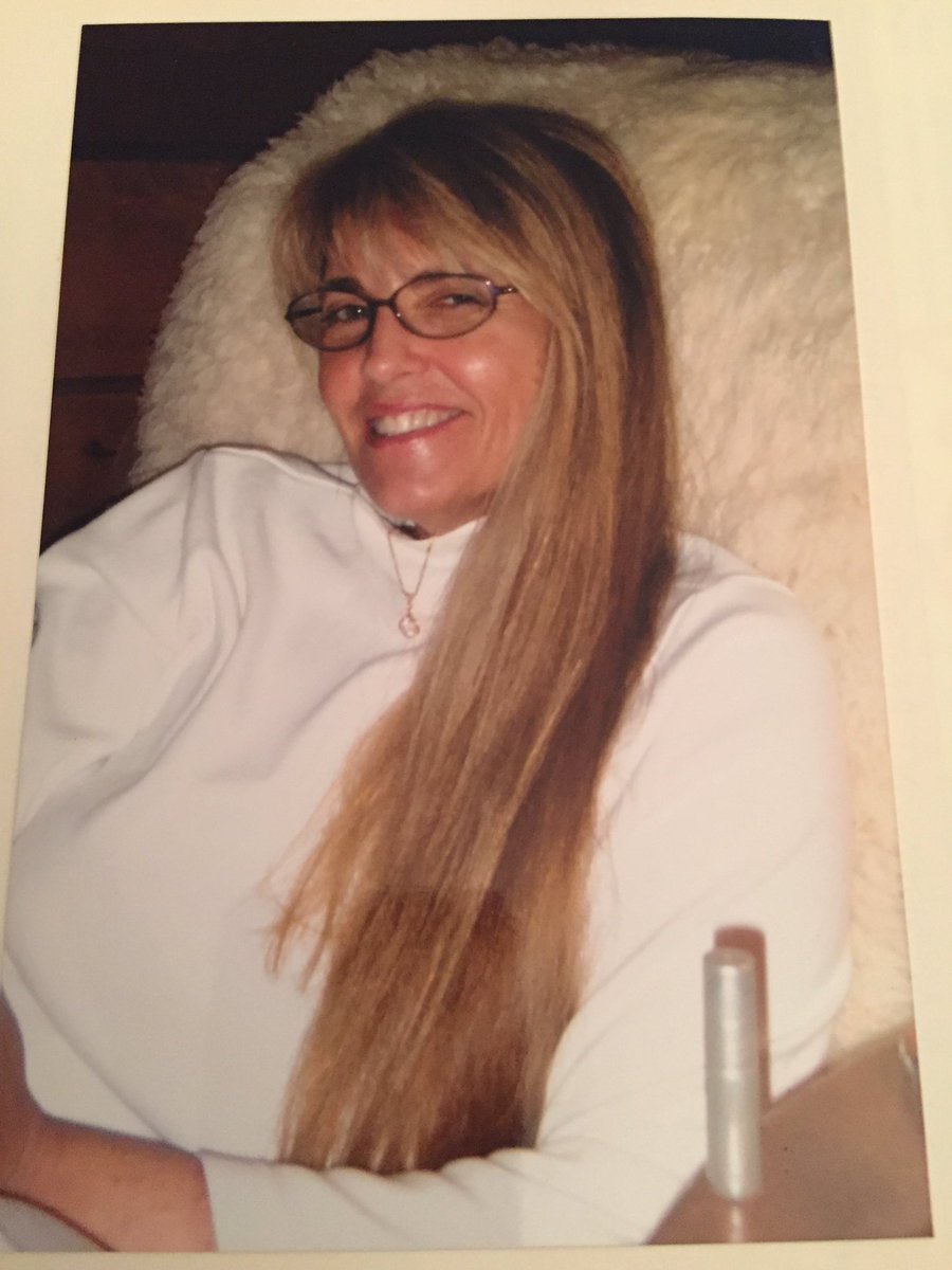 The leaves are falling 
from the trees,Time I was on my way.Thanks to you I'm much obliged,such a pleasant stay. 
TY my twitter friends
ILY💋