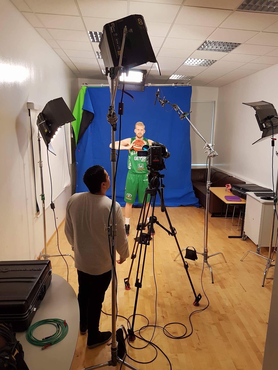 Störtuðum tímabilinu hjá okkur í dag. Mynduðum 7 lið af 20. Hér er endurkoma <a href="/RaggiNaT/">Ragnar Nathanaelsson</a> í <a href="/DPISL/">Domino's Pizza ÍSL</a> deildina 2017-18 mynd:<a href="/ivarnet/">Ívar Guðmundsson</a> #dominos365