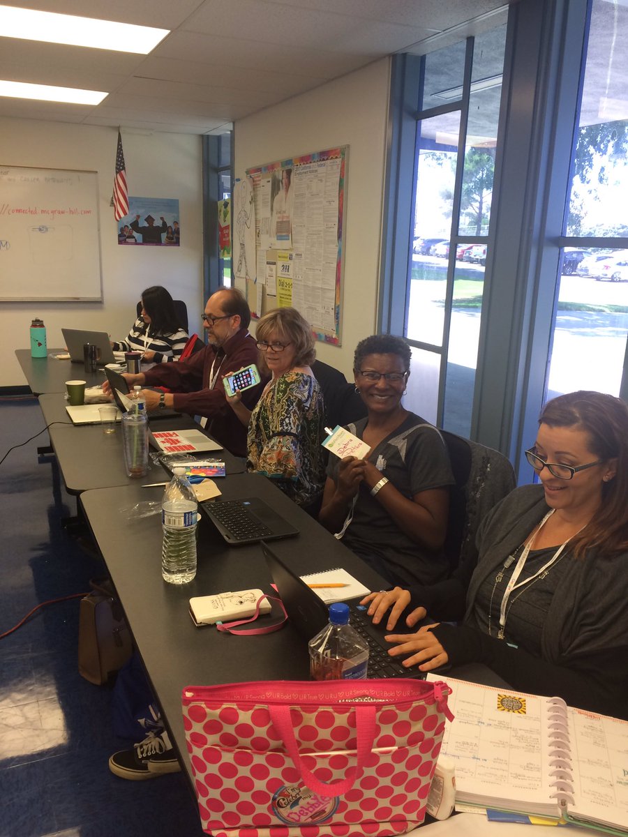 desert_summit's tweet photo. #high Desert Summit The Google Summit has begun! @desert_summit @Hesperia_USD @Dfcain https://t.co/4VDro52heP